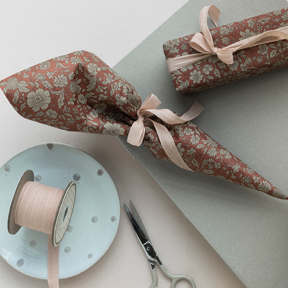 Gift Wrapping Add-on: Blossom Red