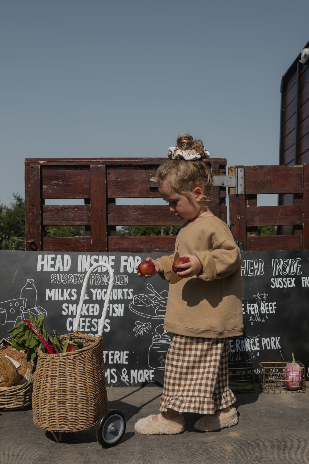 Pear Slogan Sweatshirt – Pudgy Fingers