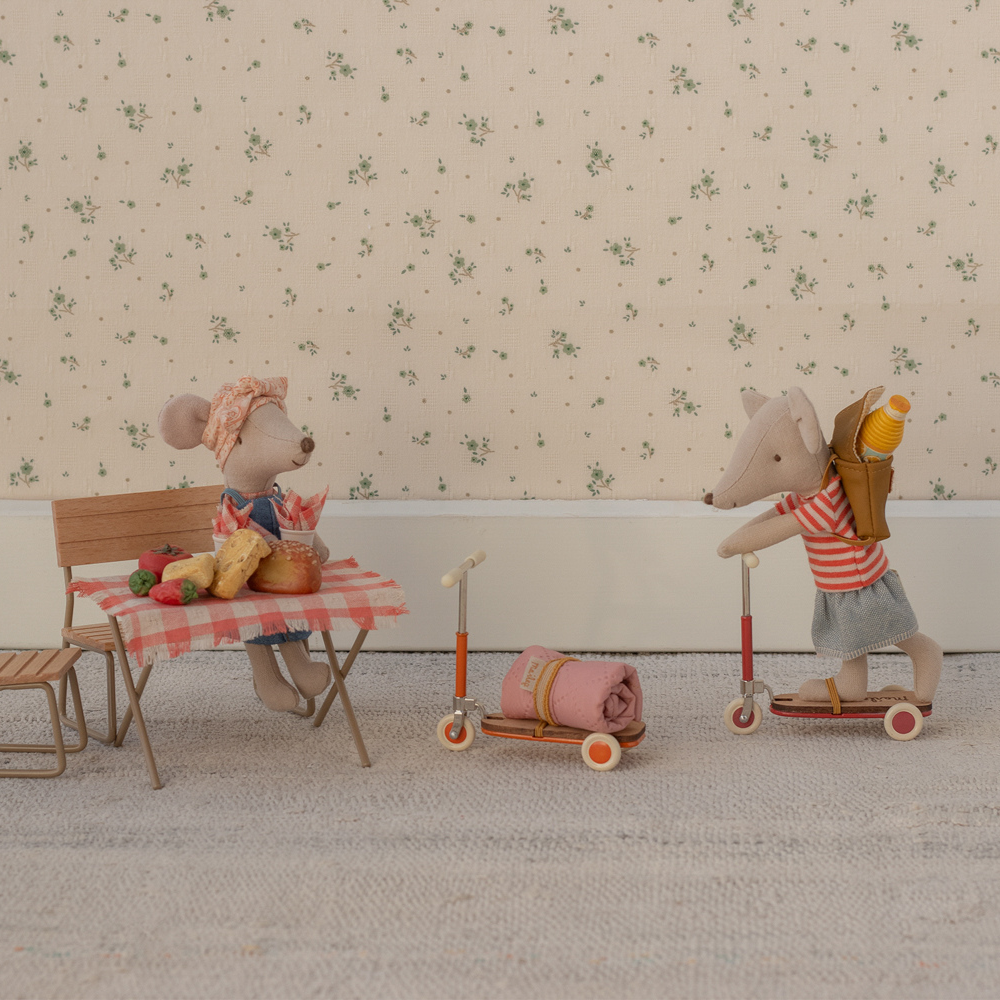 Maileg, Kick Board Scooter, Mouse, Orange